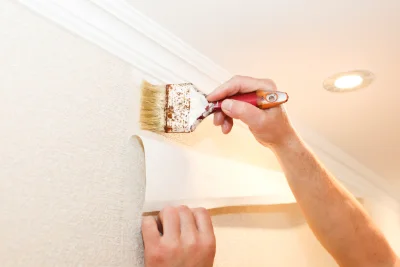 Pose de papier peint à Locminé — revêtements muraux et toiles de verre